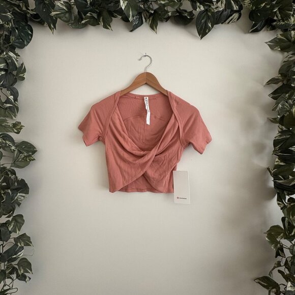 Lululemon Athletic LA Twist Front Crop Short Sleeve Top Pink Savannah NWT Sz 6 - Picture 1 of 7